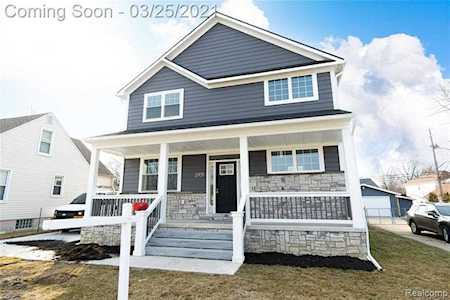 2931 Wolcott St Ferndale, MI 48220