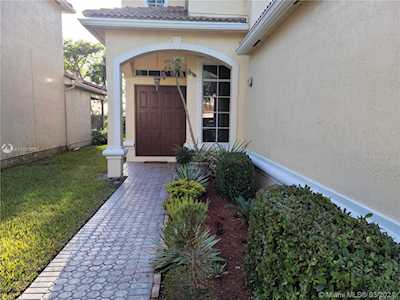 6111 SW 195th Ave Pembroke Pines, FL 33332