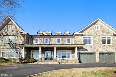5823 Goldsboro Rd Bethesda, MD 20817