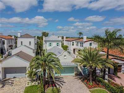 148 Ricardo WAY NE St Petersburg, FL 33704
