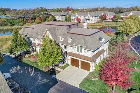 17 Willowcrest Dr #17 Oak Brook, IL 60523