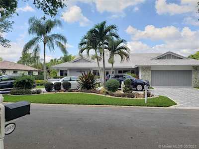 10948 NW 12th Dr Coral Springs, FL 33071