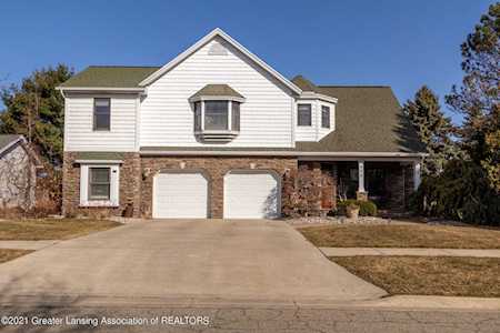 804 Amesbury Dr Dewitt, MI 48820