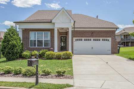 2404 Tapestry Ct Thompsons Station, TN 37179