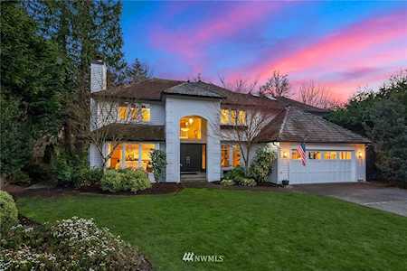 15137 SE 66th St Bellevue, WA 98006