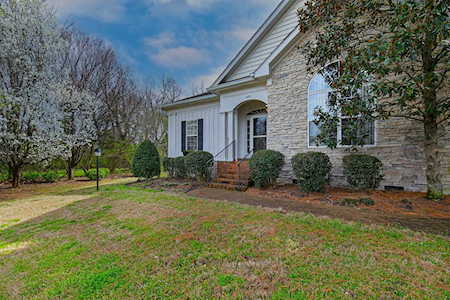 5620 Oakes Dr Brentwood, TN 37027