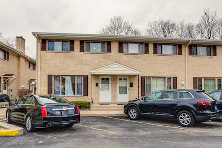 622 W Central Rd Arlington Heights, IL 60005