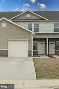 179 Continental Dr Bunker Hill, WV 25413