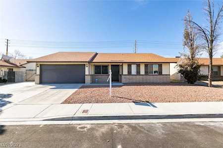 6809 Old Castle Dr Las Vegas, NV 89108