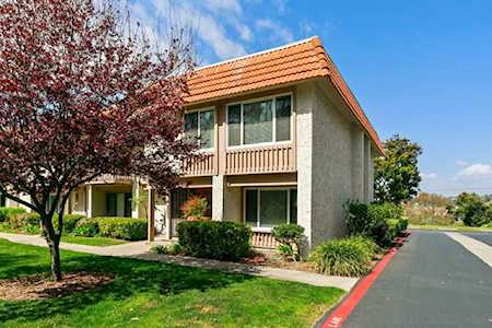 2915 Via Libertad Carlsbad, CA 92010