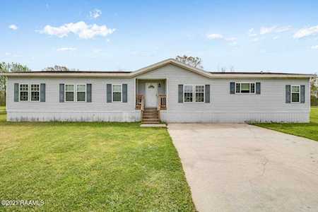 1074 Poydras Place Breaux Bridge, LA 70517