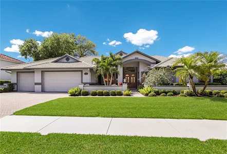 8455 Woodbriar Dr Sarasota, FL 34238