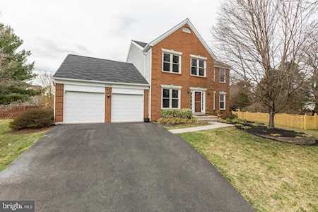13662 Kew Garden Ct Chantilly, VA 20151