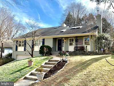 7201 Lenhart Dr Chevy Chase, MD 20815