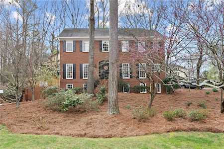 9755 Summer Oaks Dr Roswell, GA 30076