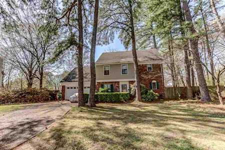 2795 Beaux Bridge Cv Germantown, TN 38138