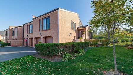 19w263 Governors Trl Oak Brook, IL 60523