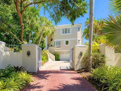 3913 Hamilton Club CIRCLE #2 Sarasota, FL 34242