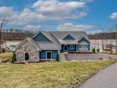 511 Stillwater Union Hall, VA 24176
