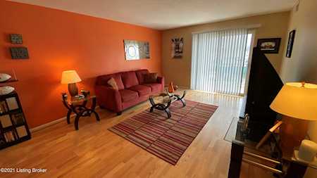 817 La Fontenay Ct Louisville, KY 40223