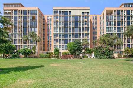7400 Sun Island Dr S #403 South Pasadena, FL 33707