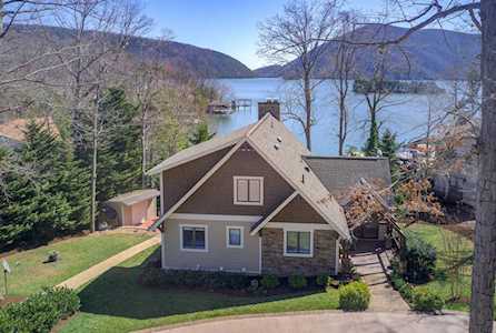 2043 Capewood Huddleston, VA 24104