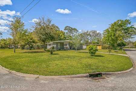 8042 Chateau Dr Jacksonville, FL 32221