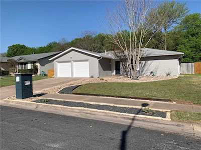 6104 London DR Austin, TX 78745