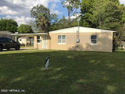 1637 King Arthur Rd Jacksonville, FL 32211