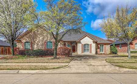 7029 Ridge Crest Drive North Richland Hills, TX 76182