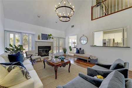 6651 Whitemarsh Valley WALK Austin, TX 78746