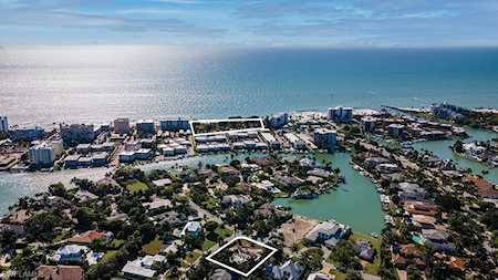 346 Hawser Ln Naples, FL 34102