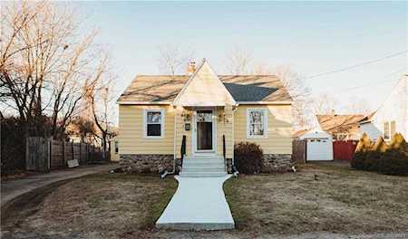 30 Donald Terrace Waterbury, CT 06705