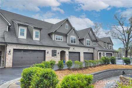 3340 Northampton Dr Charlotte, NC 28210