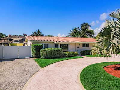 300 SW 14th Place Boca Raton, FL 33432