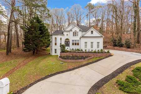 110 River Ridge Ct Roswell, GA 30076
