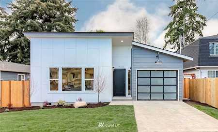 14338 Wallingford Ave N Seattle, WA 98133