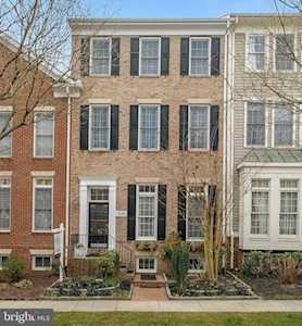 1020 Crestfield Dr Rockville, MD 20850