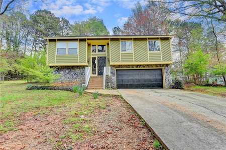 921 Brighton Dr Lawrenceville, GA 30043