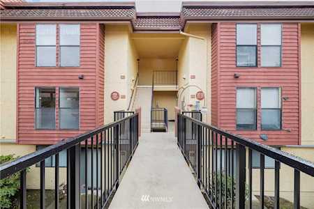 1755 W Sunn Fjord #D-57 Bremerton, WA 98312