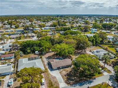 1835 Neptune Dr Englewood, FL 34223