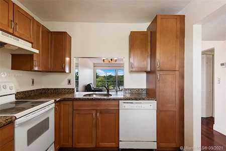 3905 N Nob Hill Rd #405 Sunrise, FL 33351