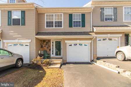 4641 Louise Saint Claire Dr Doylestown, PA 18902