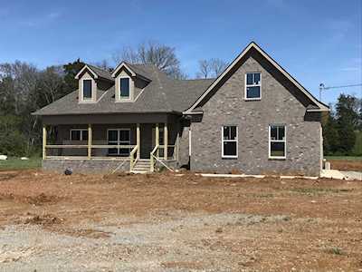 1370 Summer Station Dr Chapel Hill, TN 37034