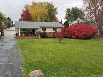 6236 Adams St South Rockwood Vlg, MI 48179