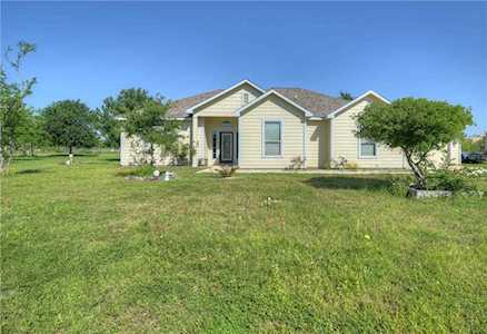 146 Casa Blanca DR Del Valle, TX 78617