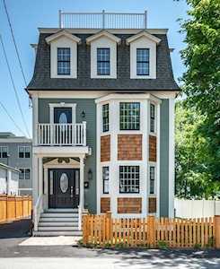 8 Richardson St #A Winchester, MA 01890