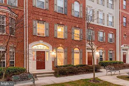 5631 Harrington Falls Ln #G Alexandria, VA 22312