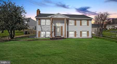 16704 Village Dr W Upper Marlboro, MD 20772