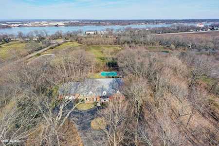 5603 River Knolls Dr Louisville, KY 40222